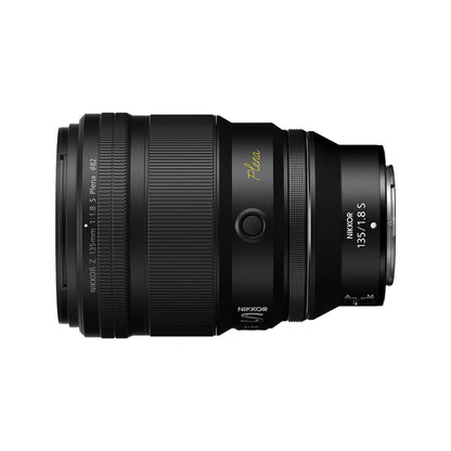 Nikon Z 135mm F/1.8 S Plena Lens