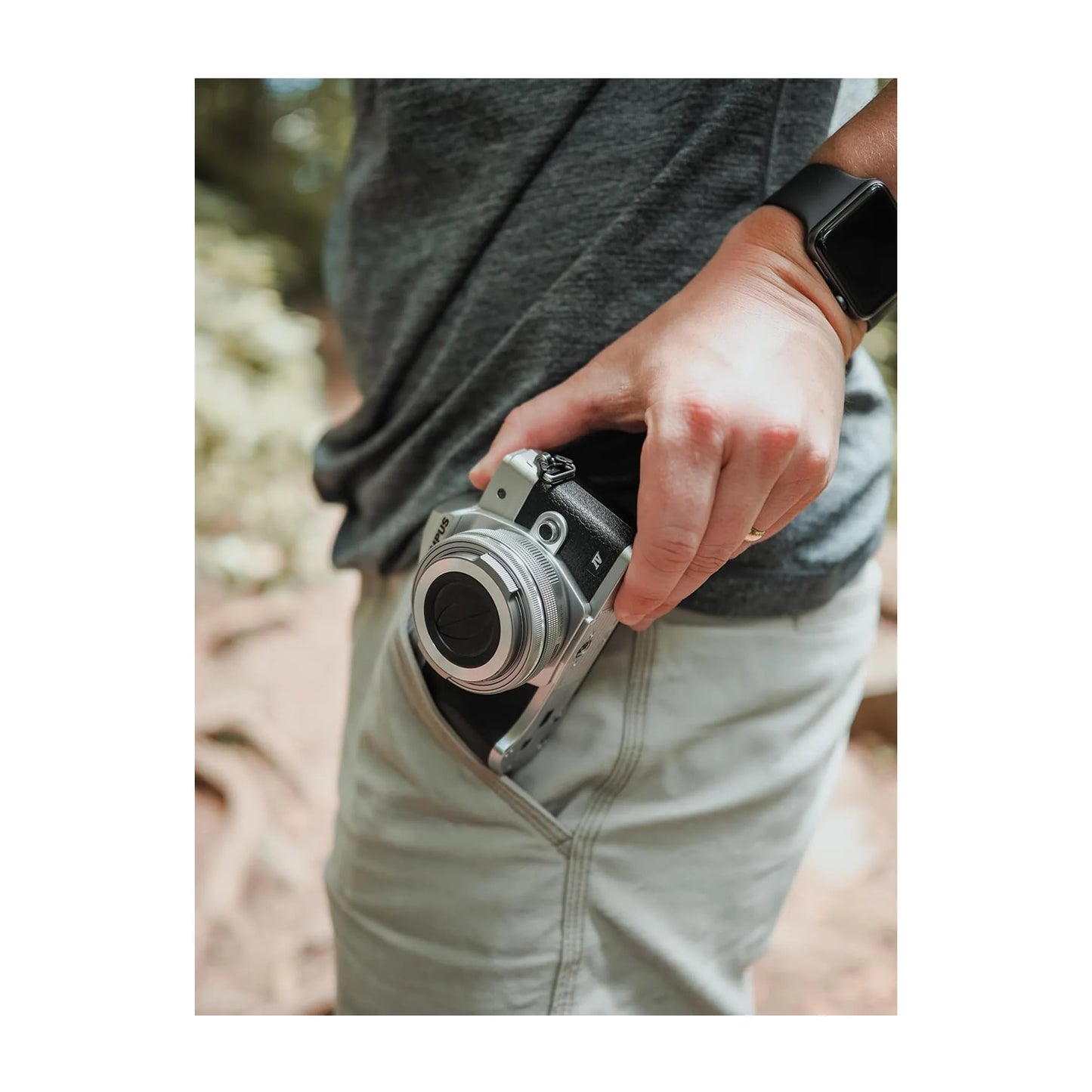 Olympus OM-D E-M10 Mark IV Kit (14-42mm EZ Lens) Silver